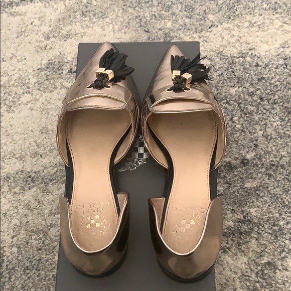 Vince Camuto Gold Flats - Picture 4 of 4